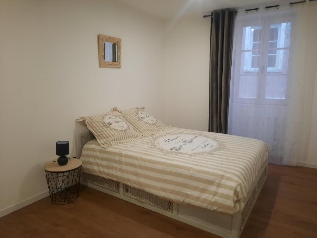 Le Refuge Du Bonheur Apartment เทรวูซ์ ภายนอก รูปภาพ