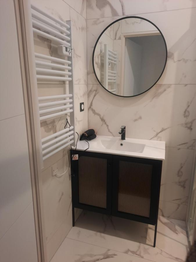 Le Refuge Du Bonheur Apartment เทรวูซ์ ภายนอก รูปภาพ